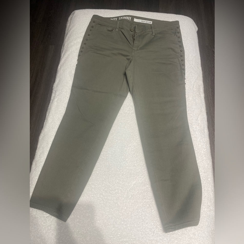 DKNY City Skinny Zipper Front Pockets Back Ankles Women's size 12 Jeans